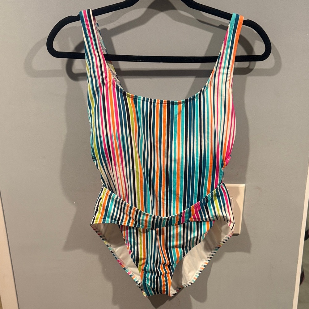 NWT Vince Camuto Women’s Colorful Striped Swimsuit